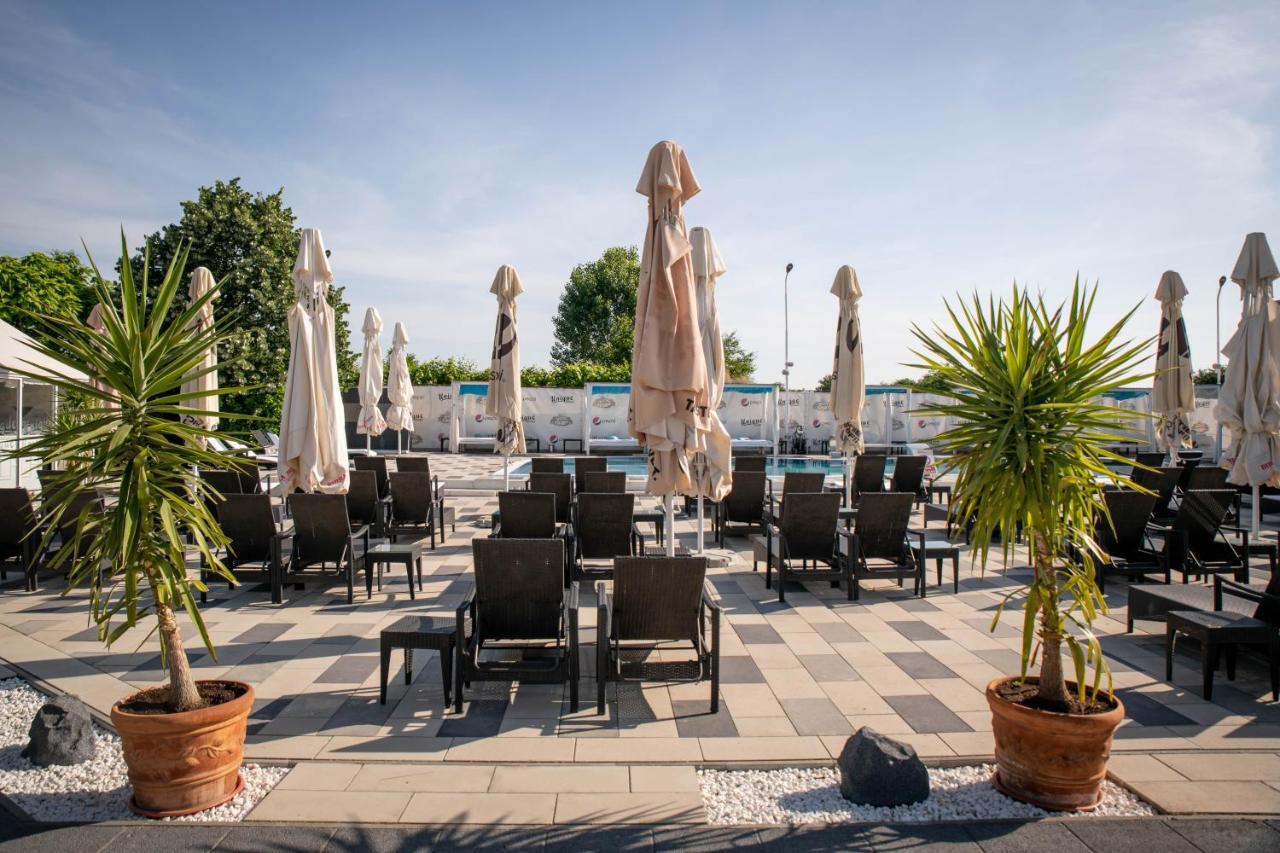 Unique Garden Hotel Βραΐλα Εξωτερικό φωτογραφία